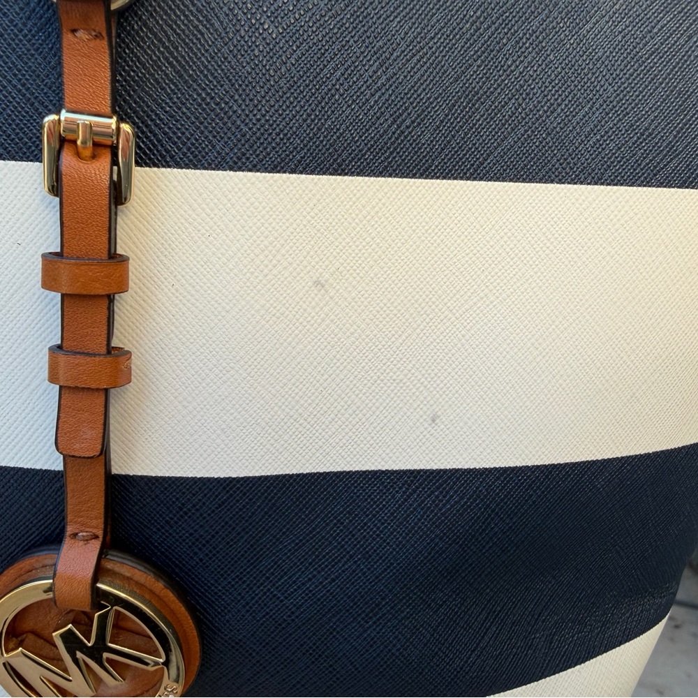 Michael Kors striped tote - Picture 9 of 14